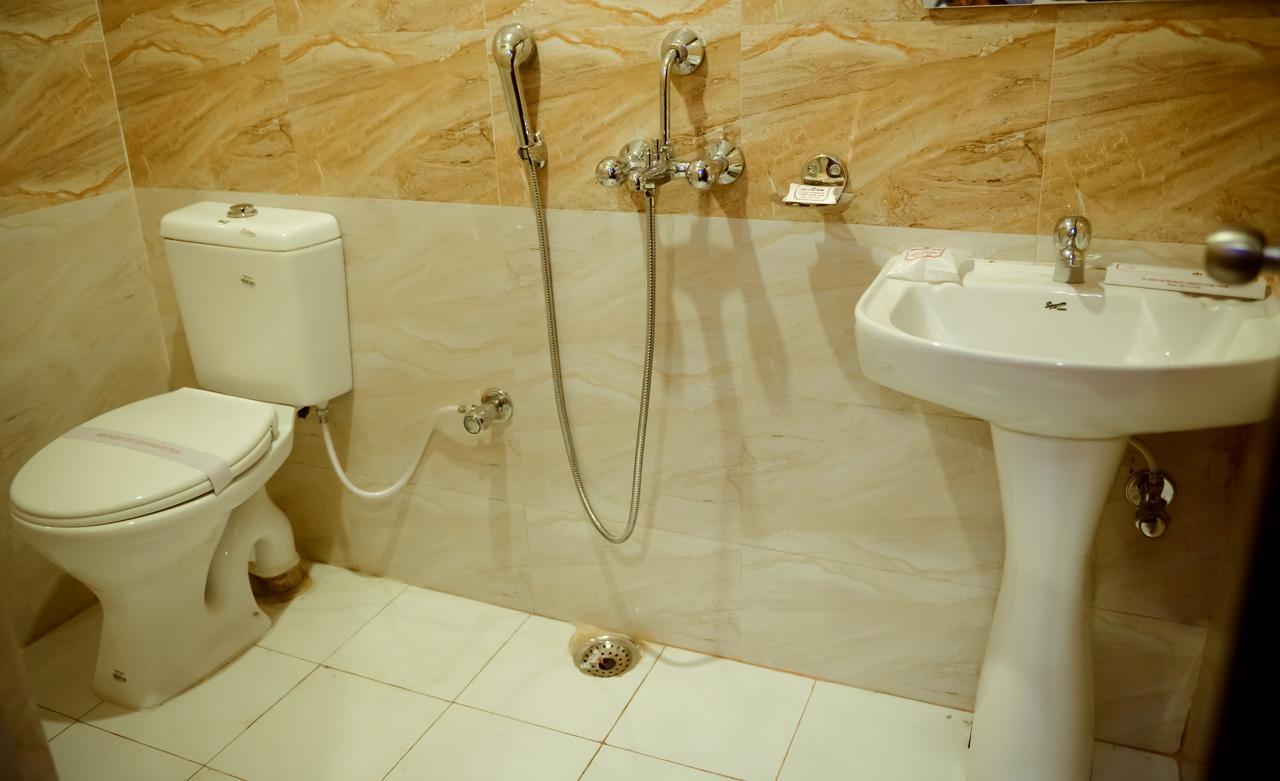 Hotel Mm Guwahati Eksteriør bilde